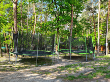 Rekreační středisko a kemp JACHTA HOLANY trampolíny