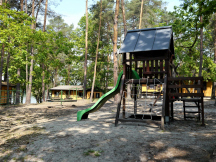 Rekreační středisko a kemp JACHTA HOLANY dětské hřiště