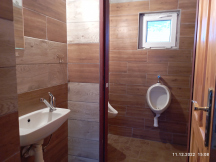 Stellplatz Arkáda 3 x pisoáry, WC a umývárna, v zimě vyhříváno