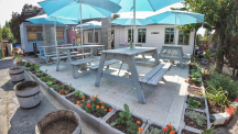 TrioCamp bistro se zahradkou
