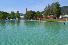 Kemp na koupališti 