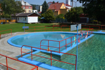 Kemp na koupališti 