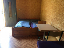 Chatka v Kempu Obzor 3L chatka