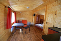 Autocamp Mělník 10x 2-4L bungalov, sprchový kout, WC, TV, kuchyňka,  základní nádobí, lednice