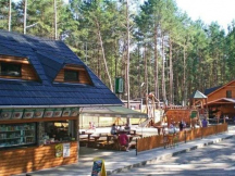 Chatová osada Jachta u Máchova jezera Restaurace chatová osada Jachta