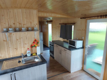 Autocamp Jenišov - Lipno 4,6L Mobilní domy kuchyňka sprcha WC