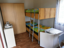 Kemp Úštěk u jezera Chmelař 4L chaty KEMP III konvice, vařič, lednička, sprcha, WC