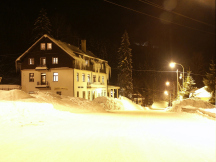 Místa pro karavany a Hotel Orlice 