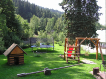 Místa pro karavany a Hotel Orlice hřiště pro děti