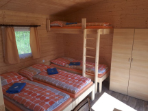 Autocamp Jenišov - Lipno 4L chatka, kuchyňka + sprcha + WC
