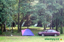 Kemp Úštěk u jezera Chmelař stany