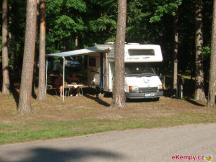 Camping & Restaurant BEZDREV Karavany v lese - připojení na el.stojany