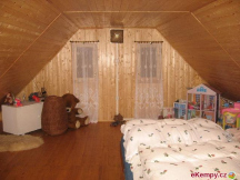 Chatová osada Višňová Hájek podkroví v chatě se SZ