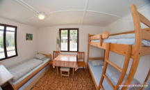 Autocamp Wilsonka na Dalešické přehradě chatka 3+1l