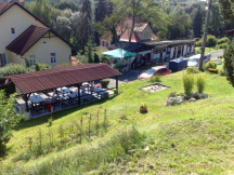 Želízy Kemp a koupaliště Posezení, občerstvení, sociální zázemí