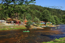 Kemp Vltava pohled na kemp od řeky