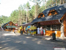 Chatová osada Jachta u Máchova jezera Restaurace chatová osada Jachta