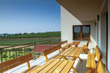 VINAŘSTVÍ & PENZION KNÁPEK STRACHOTÍN Posezení na terase/balkóně