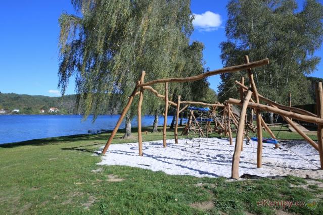 Marina Glamping Nová Živohošť hřiště u vody