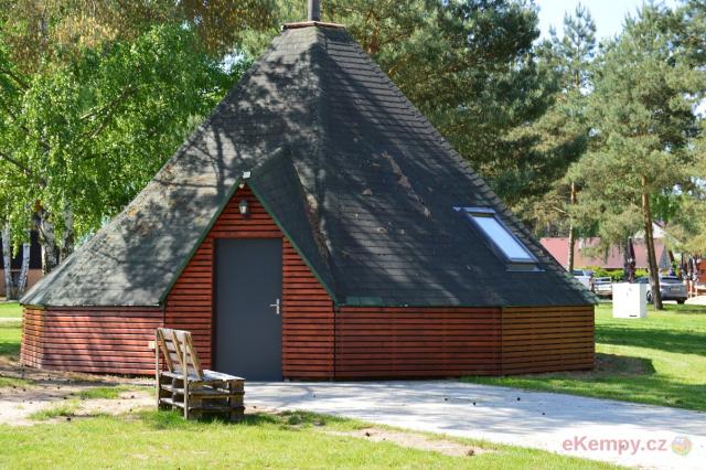 Kemp Stříbrný rybník pronájem Teepee s vlastním barem, krbem a až pro 50 osob