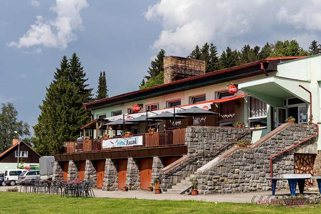 Chatky a Hotel Racek Hotel a restaurace