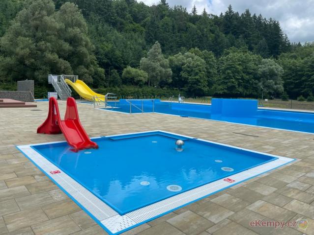 Koupaliště a kemp Křtiny bazén pro děti