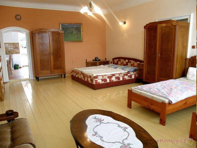 Penzion a Camping Muzeum Lesná Apartmány