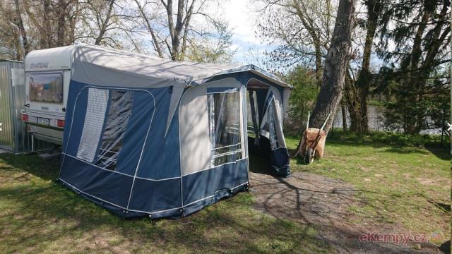 Rybářský kemp u Labe 2-4L Karavan