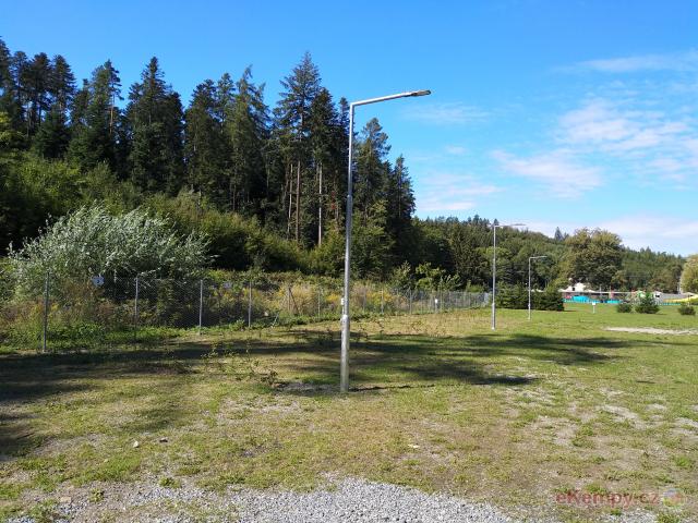 Koupaliště a kemp Křtiny stellplatz