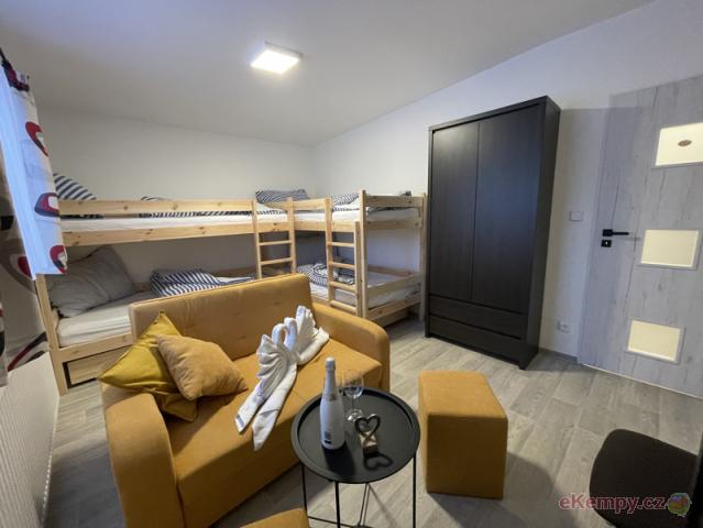Kemp u Kukačků a Penzion DaJa Lipno 10L Apartmán
