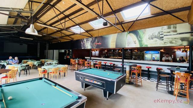 Chatový areál Zděřina Restaurace - interiér