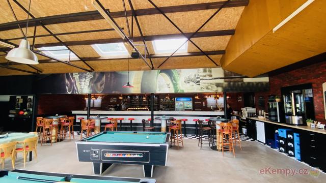 Chatový areál Zděřina Restaurace - interiér