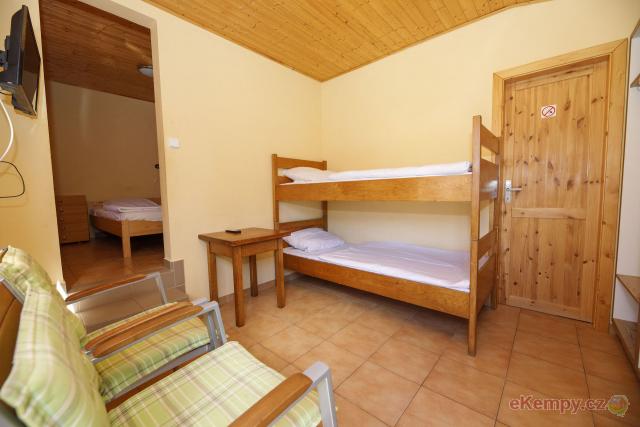 Chatový areál Zděřina Bungalov pro 4 s vlastní koupelnou