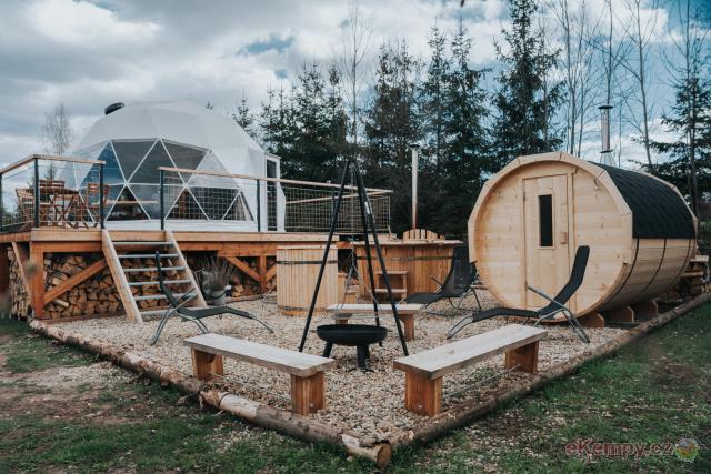 Kemp pod Liščím kopcem  2+2L vybyvený stan