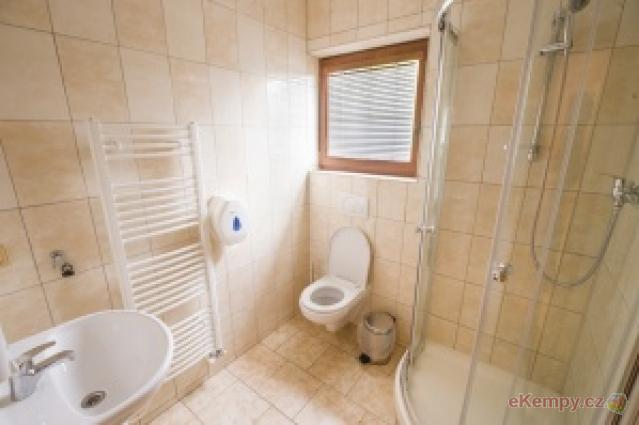 Koupaliště a kemp Pecka 2/4L Apartmány