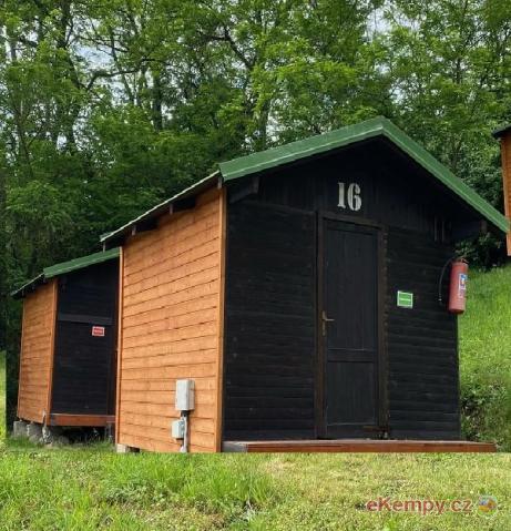 Koupaliště a kemp Tyršák 4L chatky