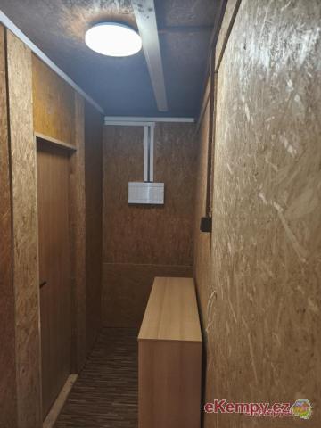 Kemp Pod lesem 4L chatka
