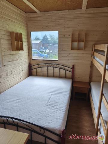 Kemp Pod lesem 4L chatka