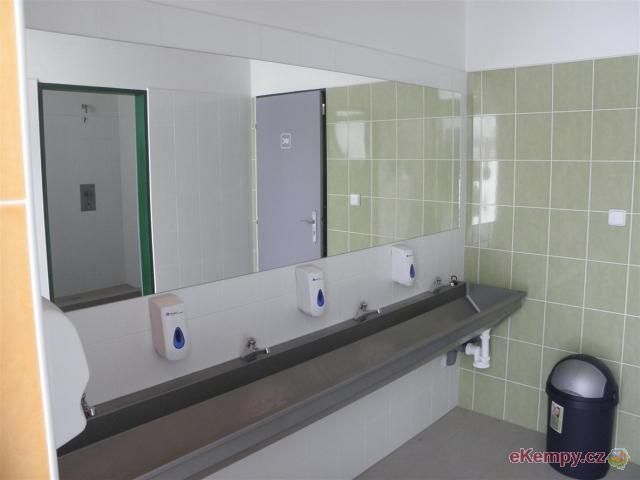 Koupaliště a kemp Chlumec nad Cidlinou společné soc. zařízení