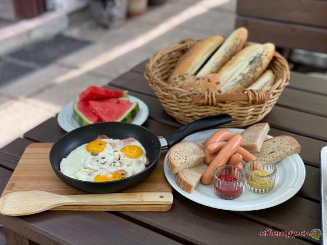 Camping Matyáš restaurace snídaně