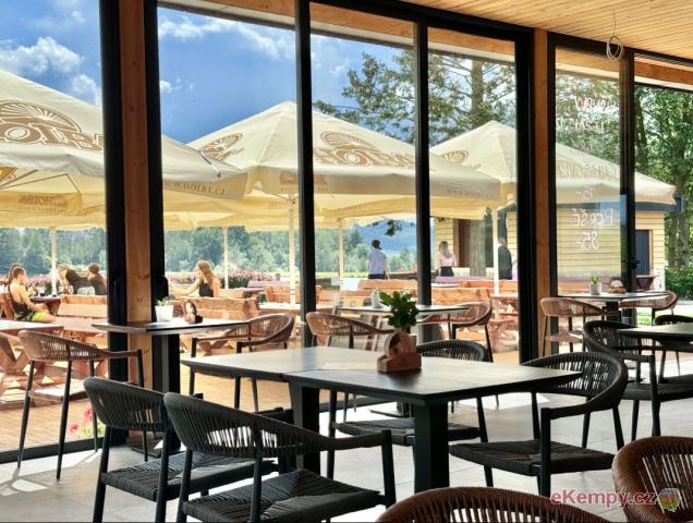 KRÁSKÉ CHATKY restaurace v přilehlém kempu