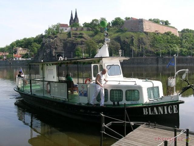 camping yacht club praha 5 smichov