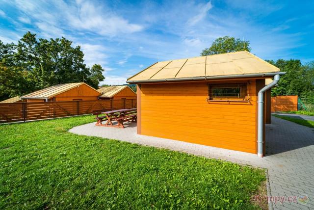 Chatová osada Olešná 2-4L chatky, vlastní kuchyňka a wc, sprcha