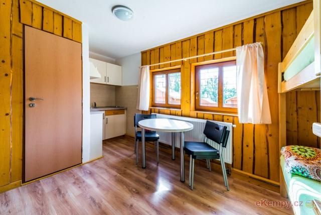 Chatová osada Olešná 2-4L chatky, vlastní kuchyňka a wc, sprcha